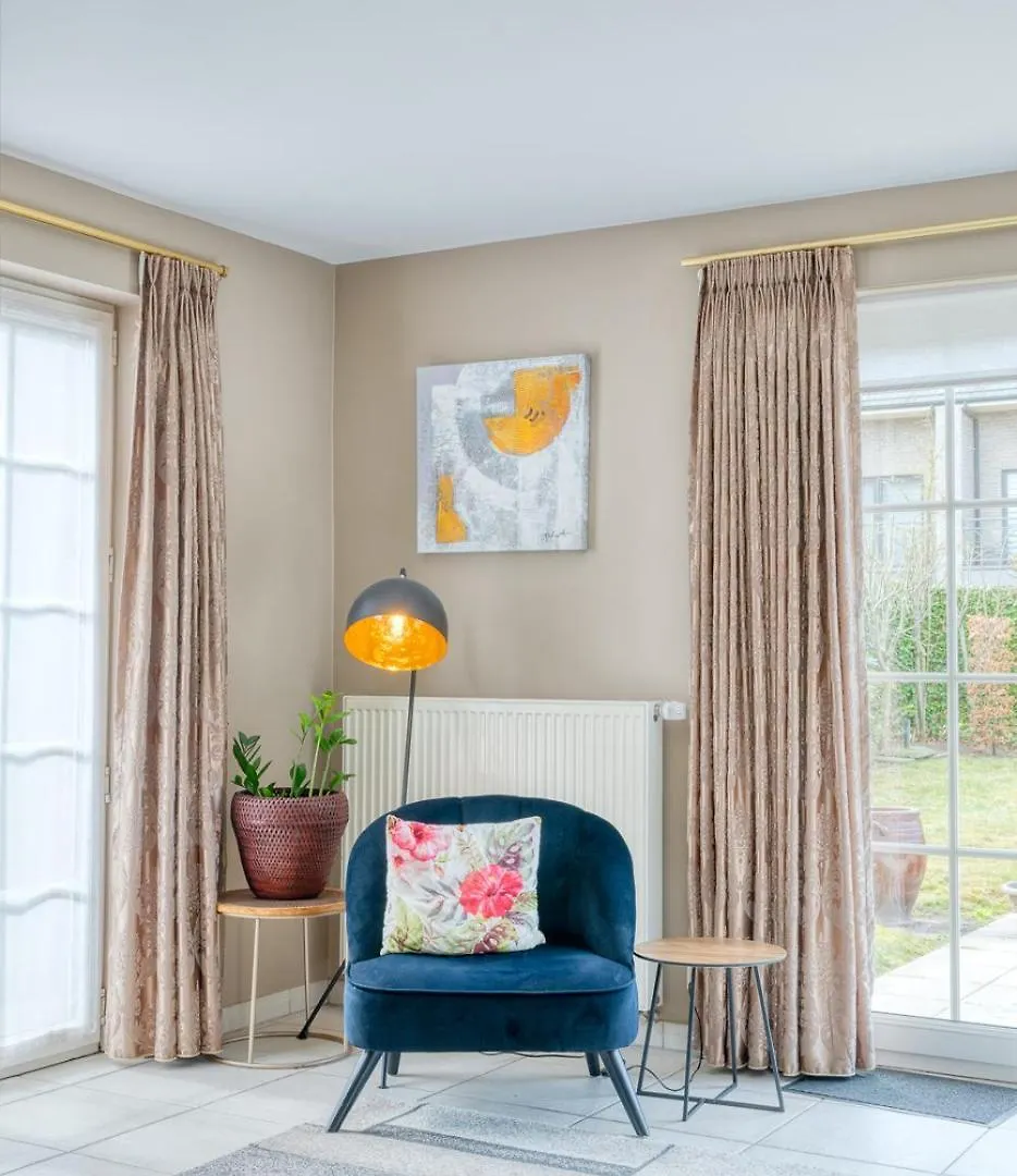 4Br Holiday Home With Garden Near Brugge